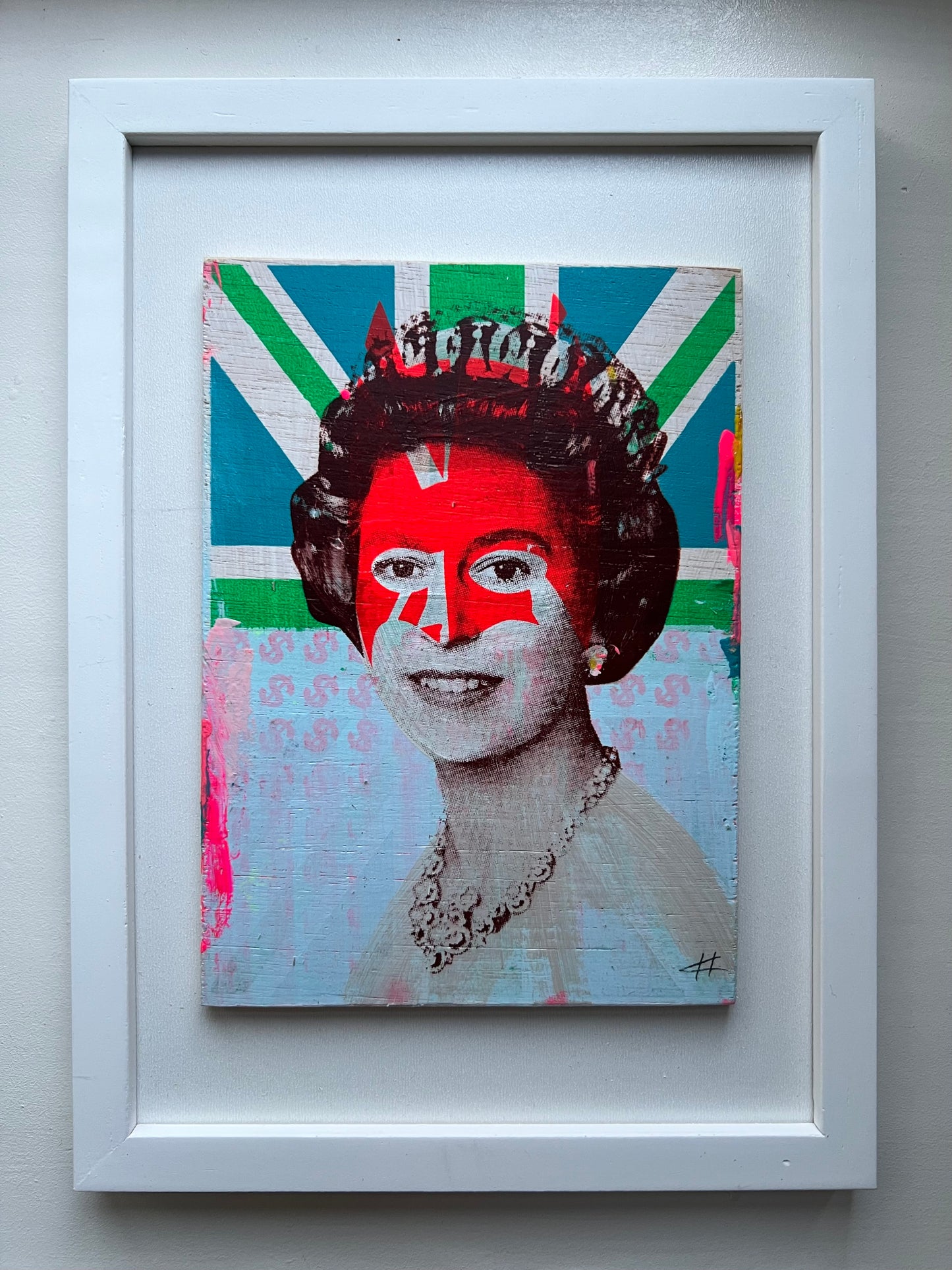 Queen Elizabeth - Multi colour on Green 1